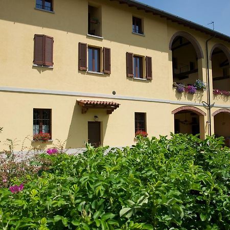 Bed and Breakfast Cascina Delle Mele Виттуоне Экстерьер фото