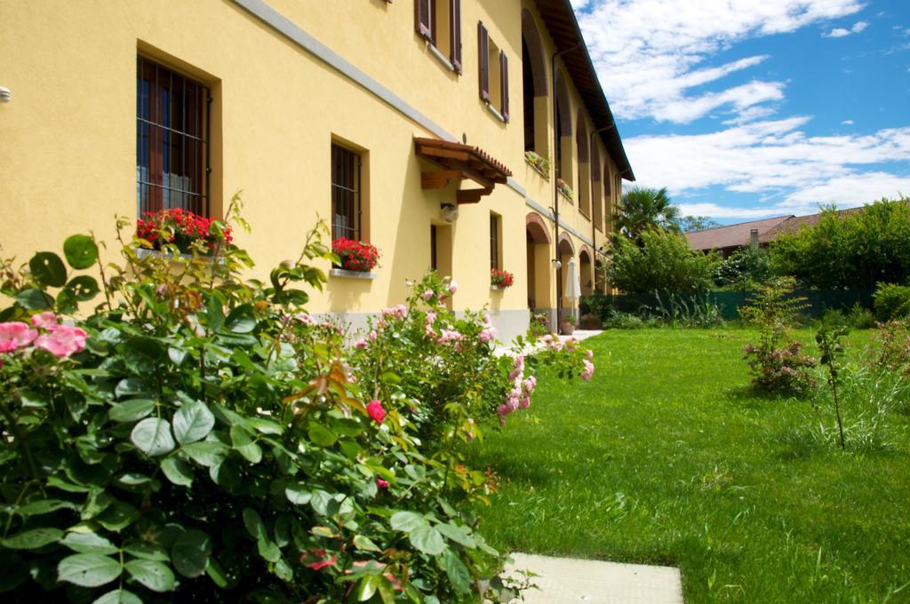 Bed and Breakfast Cascina Delle Mele Виттуоне Экстерьер фото