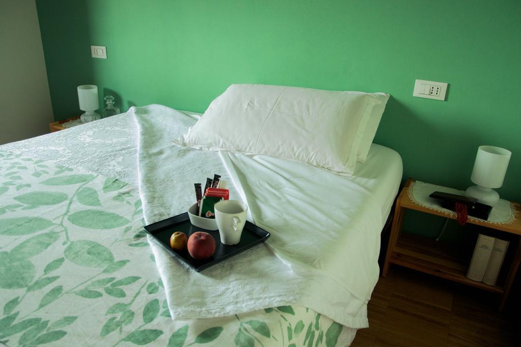 Bed and Breakfast Cascina Delle Mele Виттуоне Экстерьер фото