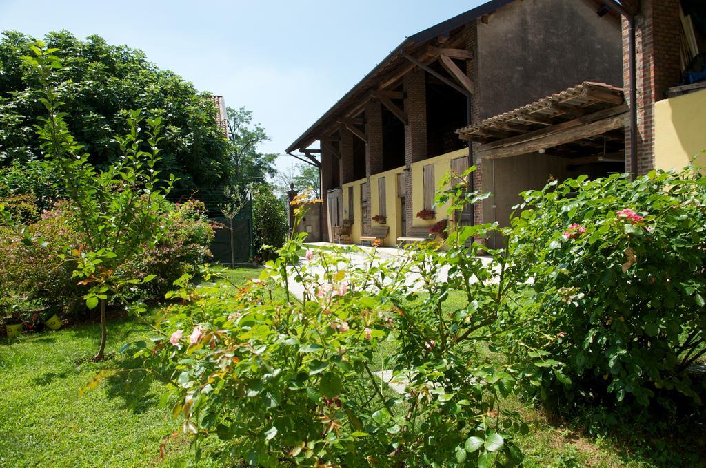 Bed and Breakfast Cascina Delle Mele Виттуоне Экстерьер фото