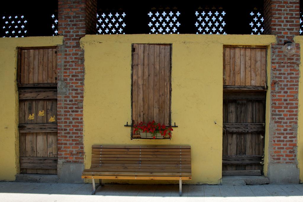 Bed and Breakfast Cascina Delle Mele Виттуоне Экстерьер фото