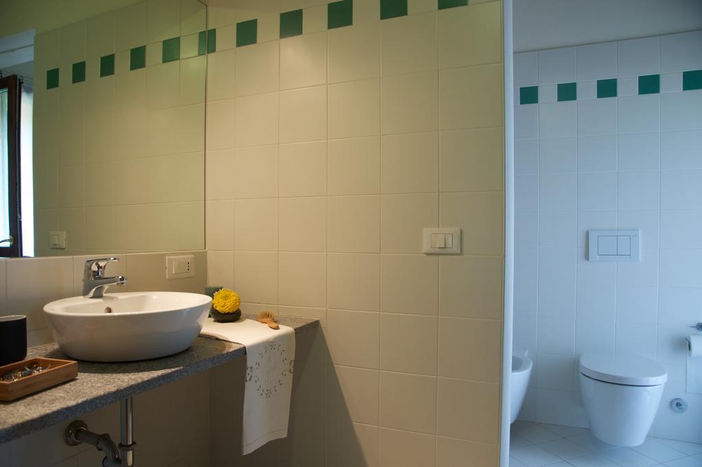 Bed and Breakfast Cascina Delle Mele Виттуоне Экстерьер фото