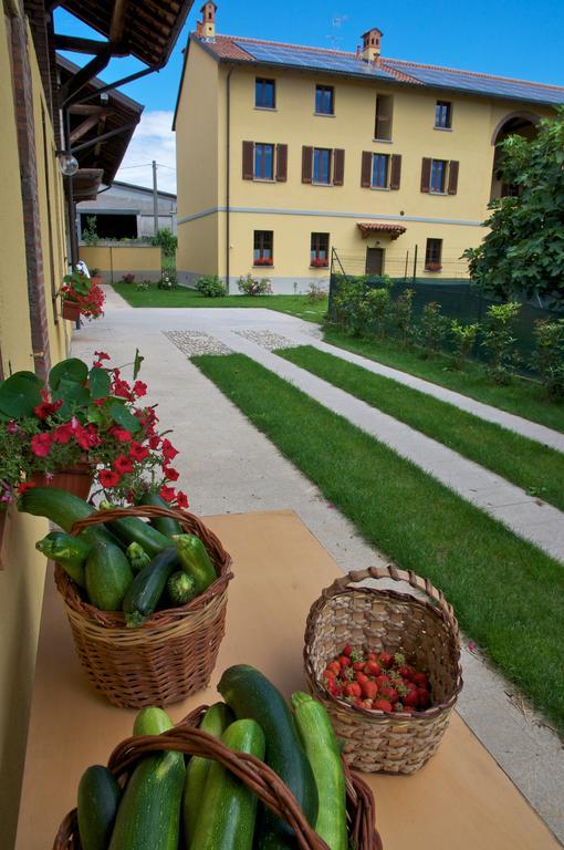 Bed and Breakfast Cascina Delle Mele Виттуоне Экстерьер фото